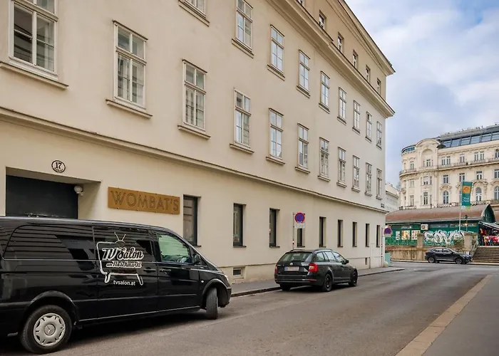 Crown Apartments! Chic Black-and-white By Naschmarkt * Viyana